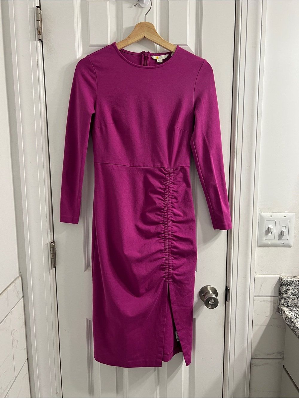 Boden Fuchsia Long-Sleeve Ruched Midi Dress in Excellent Condition SZ 4